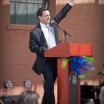 Phil Gordon waving to the crowd