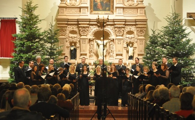 Phoenix Chorale in Brophy Chapel (by Jen Rogers) Phoenix Chorale in Brophy Chapel (by Jen Rogers)